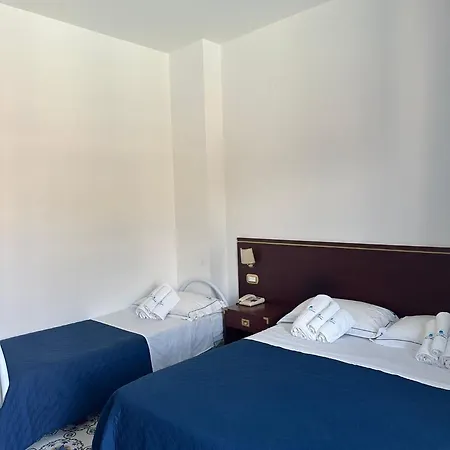 America Hotel 4*