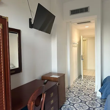 Hotel America