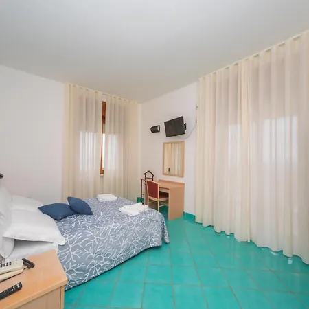 America Hotel 4*
