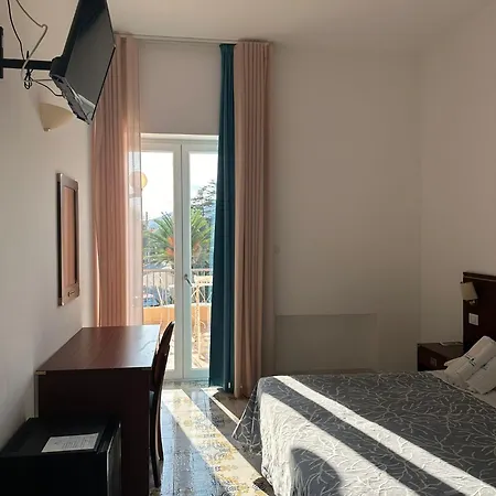 Hotel America